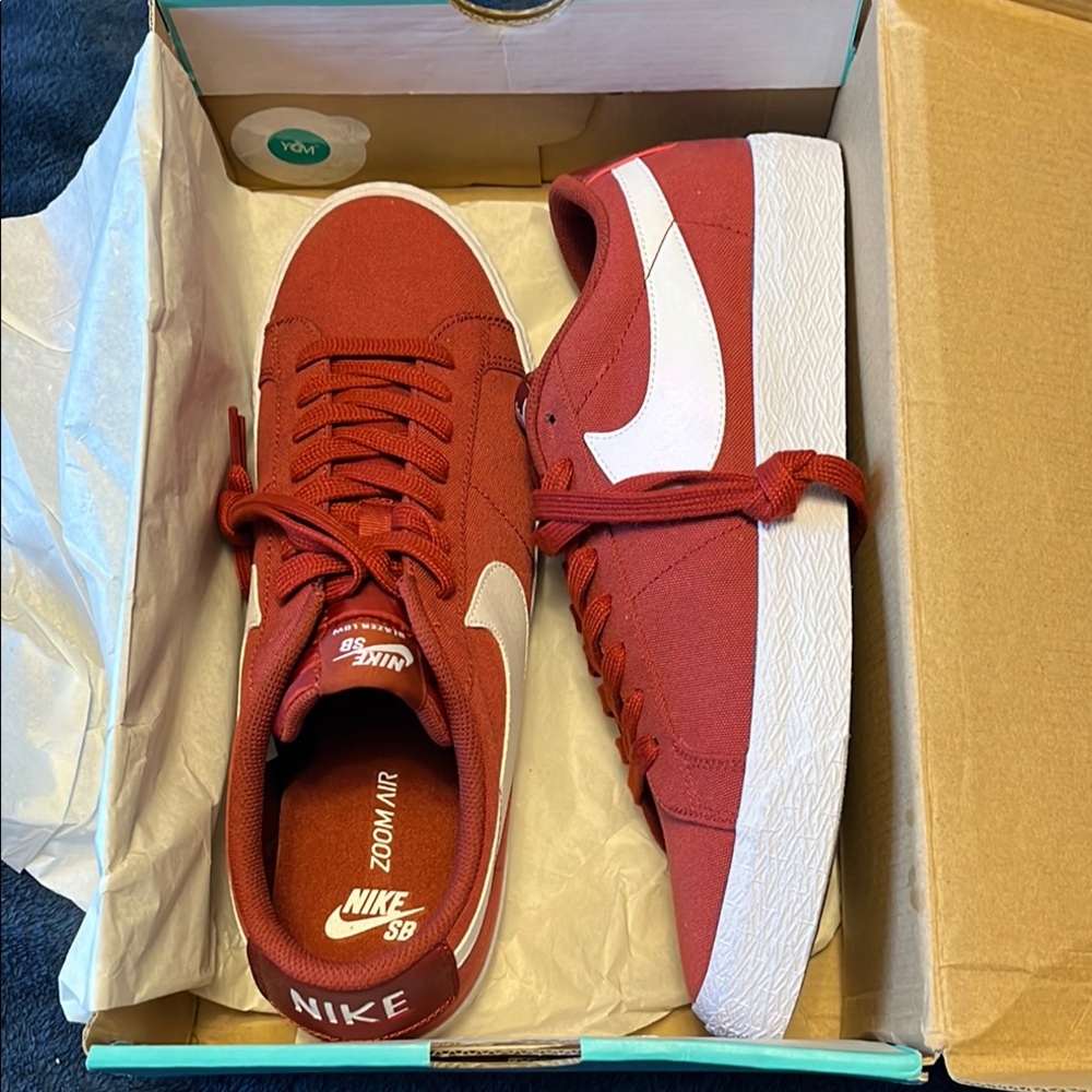 Nike low cut red blazers brand new size 12 mens